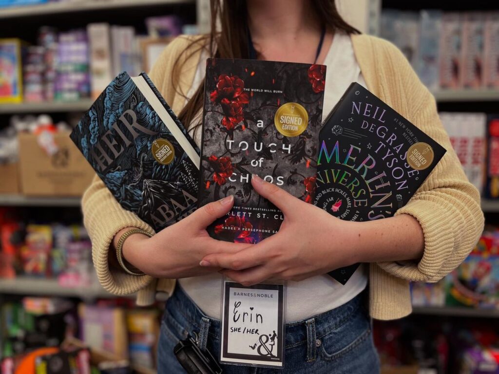 b_cGOAgI Barnes and Noble